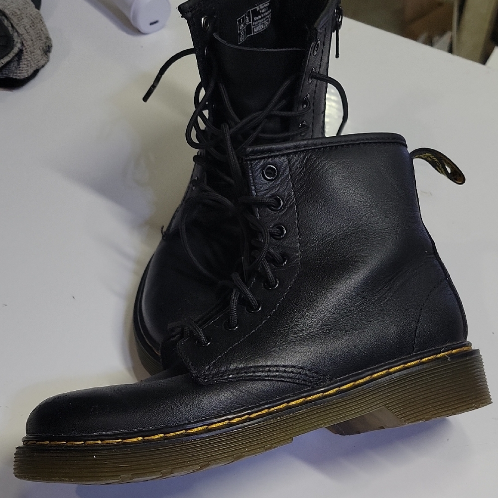 Size 2 Dr Martens Lace Up Boot Black Great Condition